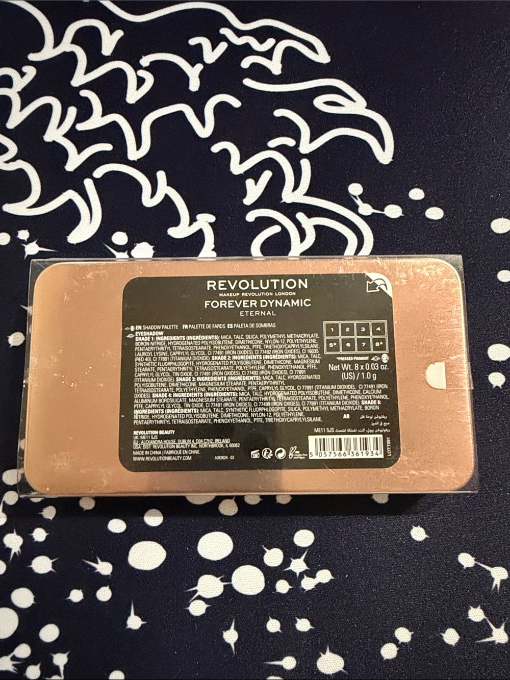 Revolution Rose Gold Eyeshadow Palette – Pink, Rose, Champagne & Brown Shades - Picture 2 of 6